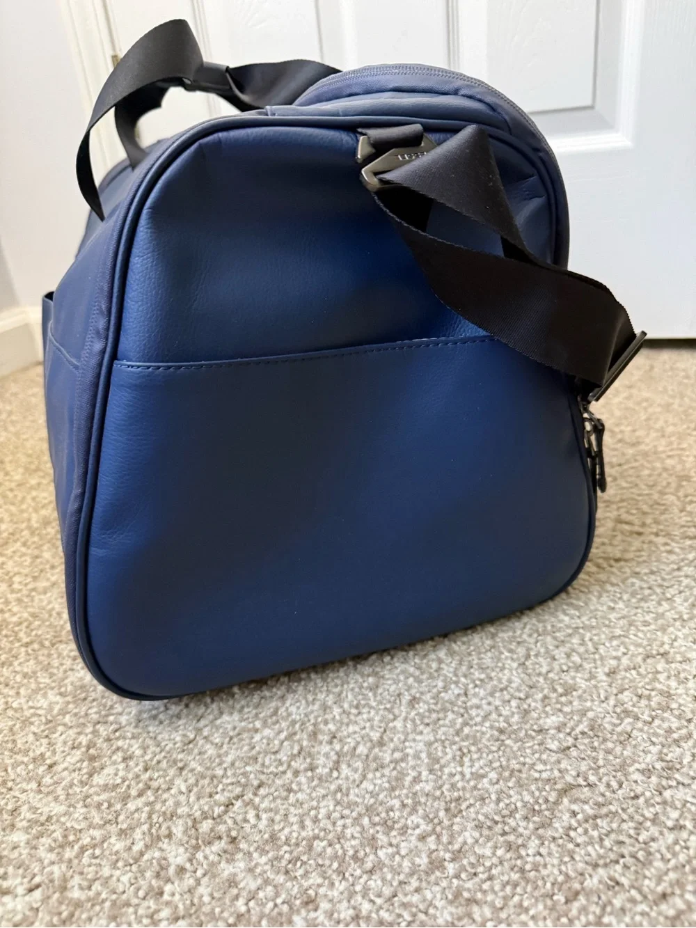 VESSEL Signature Weekender Garment Duffle Bag Navy Blue Silver Lining Travel